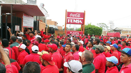 Trabajadores de Coca Cola Venezuela protestan por paro