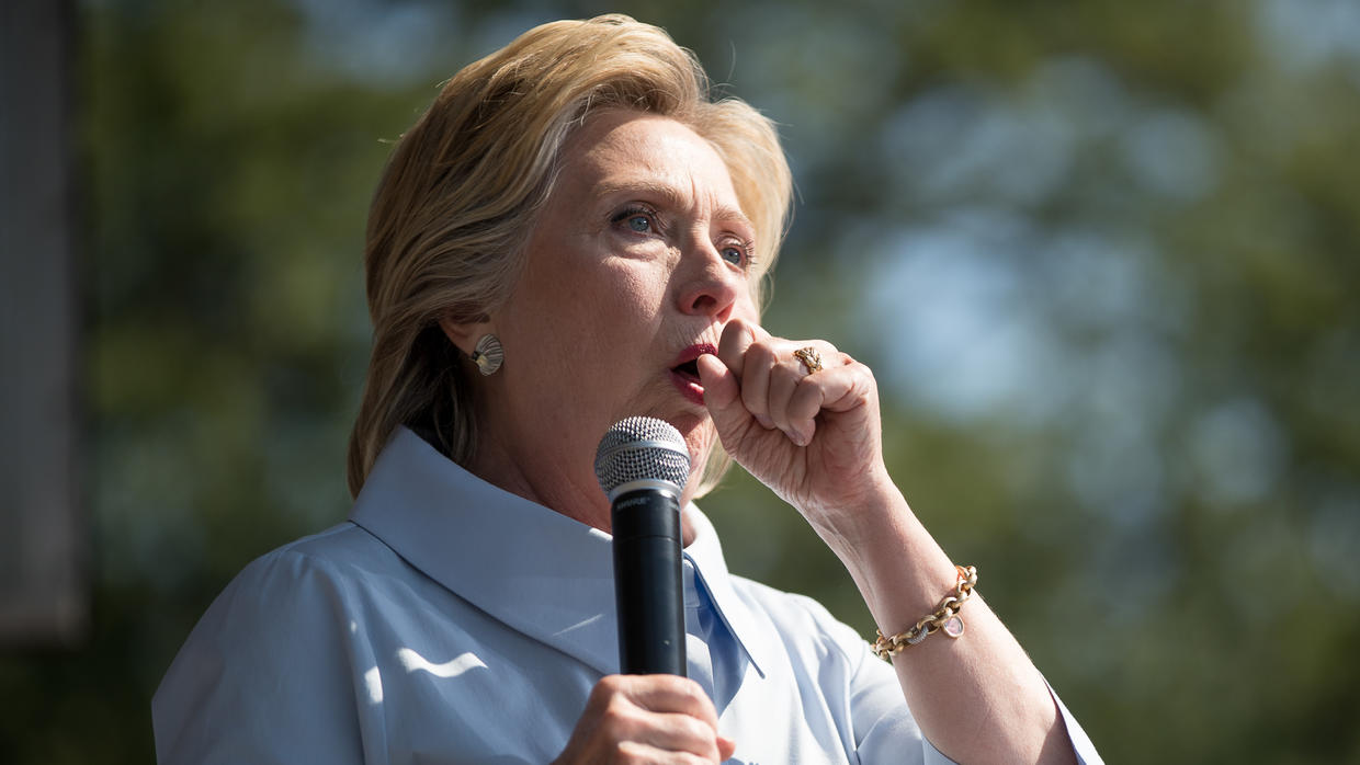 Hillary Clinton padece neumonía