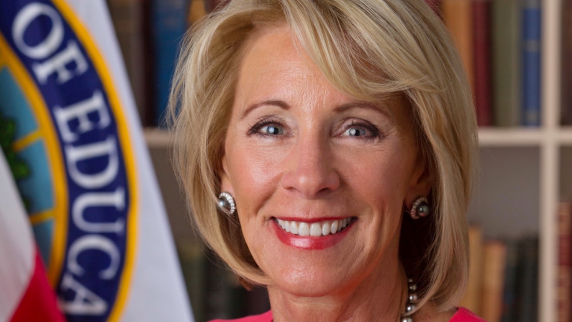 betsy devos educacion