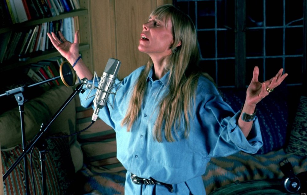 Joni Mitchell también retira su música de Spotify por desinformar sobre COVID-19