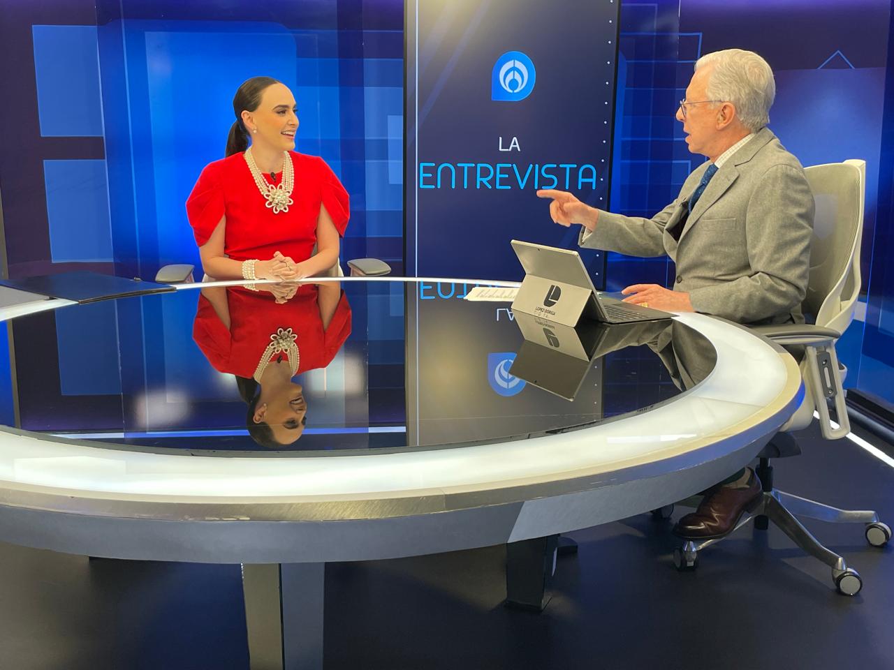 Entrevista de Joaquín López Dóriga con Altagracia Gómez, asesora económica de Claudia Sheinbaum