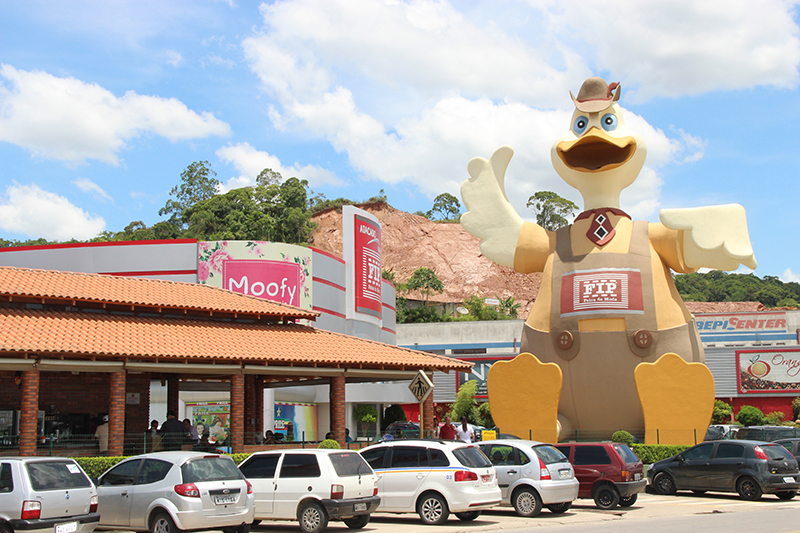 9 am to 19 pm; Hotel Lorimar Lazer