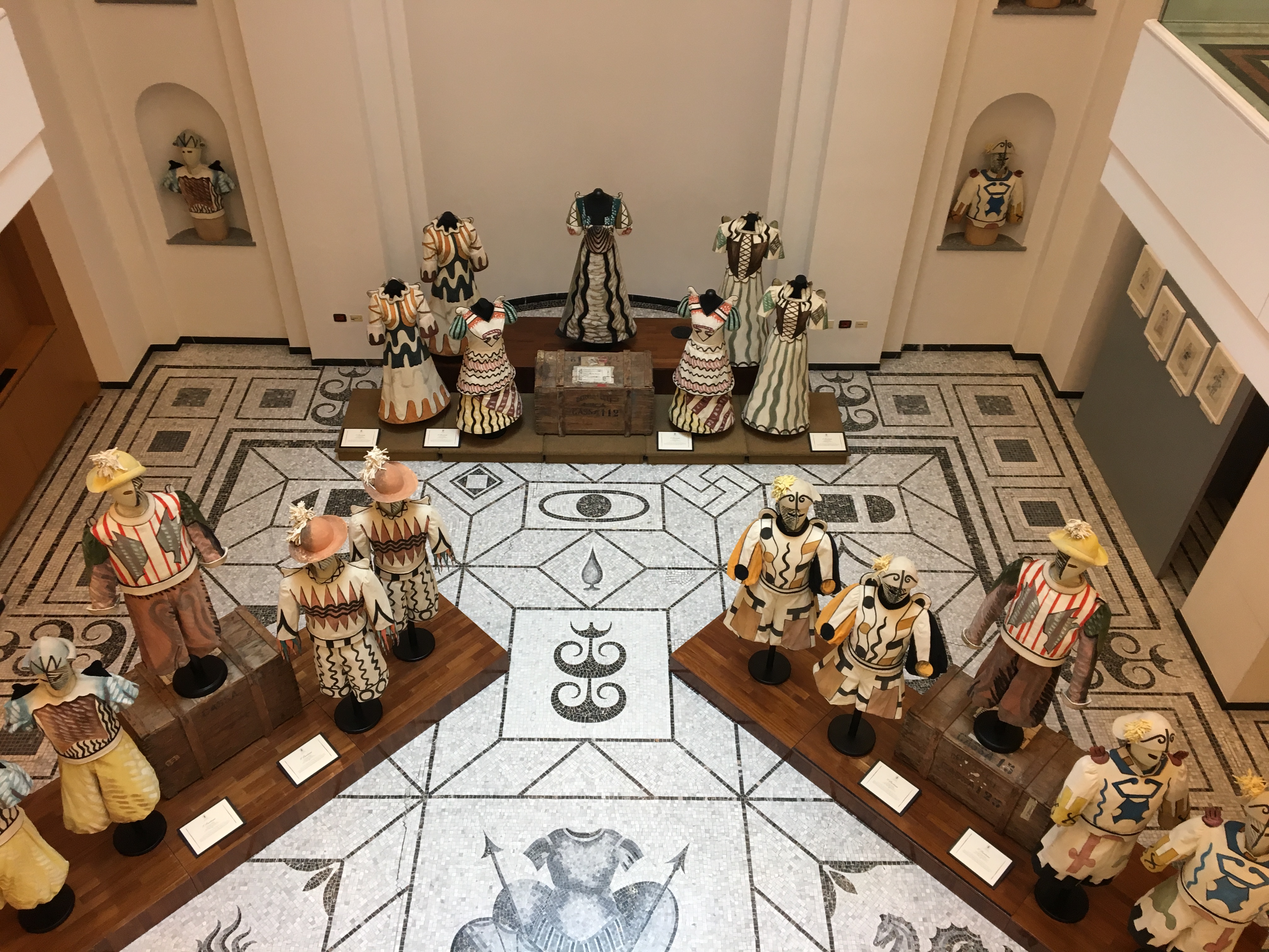 De Chirico Manichini E Torre Rosa Quadro Su Tela 50x70 Cm Stampa Riproduzione Ebay