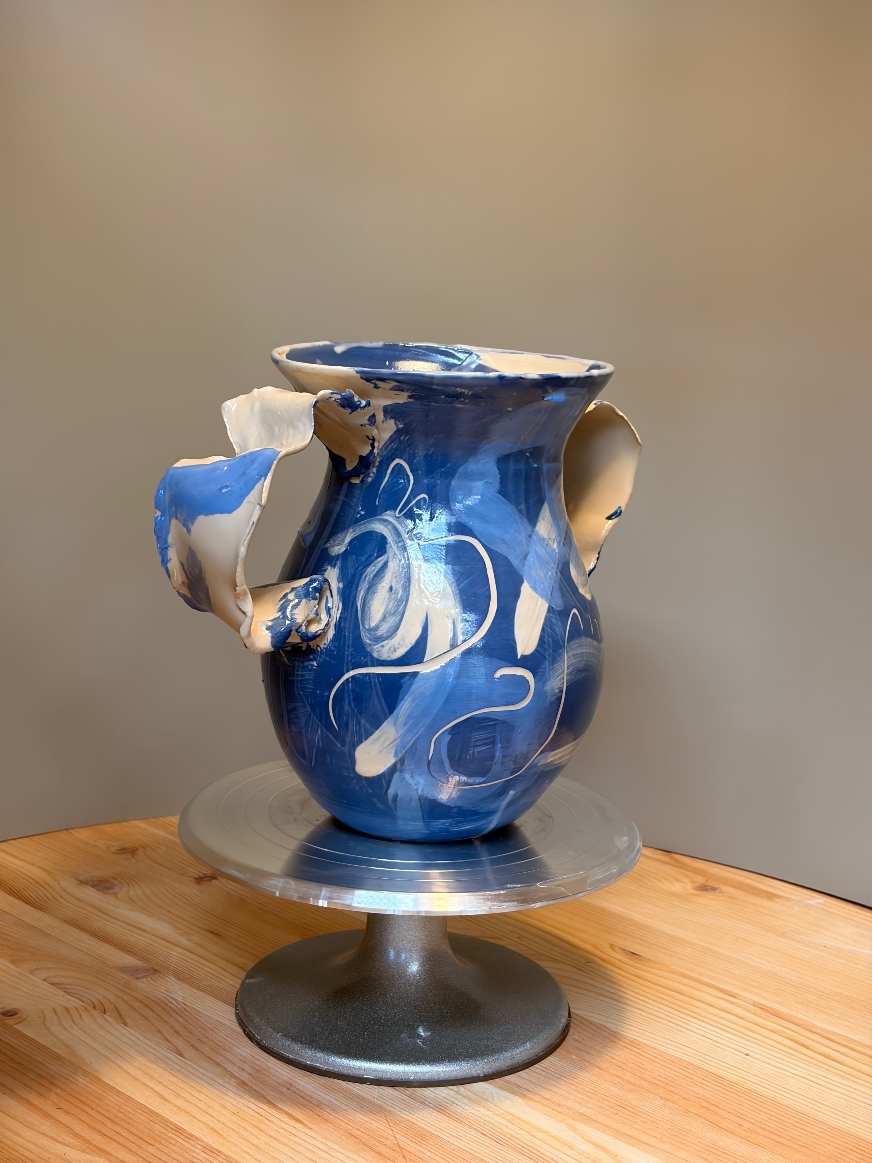 Blue frill Vase