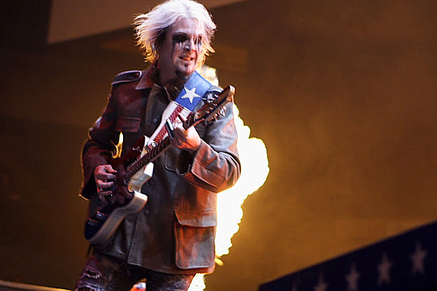 John 5 rob zombie known for his vast knowledge of the guitar, john 5 has played for some of the metal world's most well known bands and musicians such as . Guitarist John 5 Talks Solo Disc, Rob Zombie + Marilyn Manson