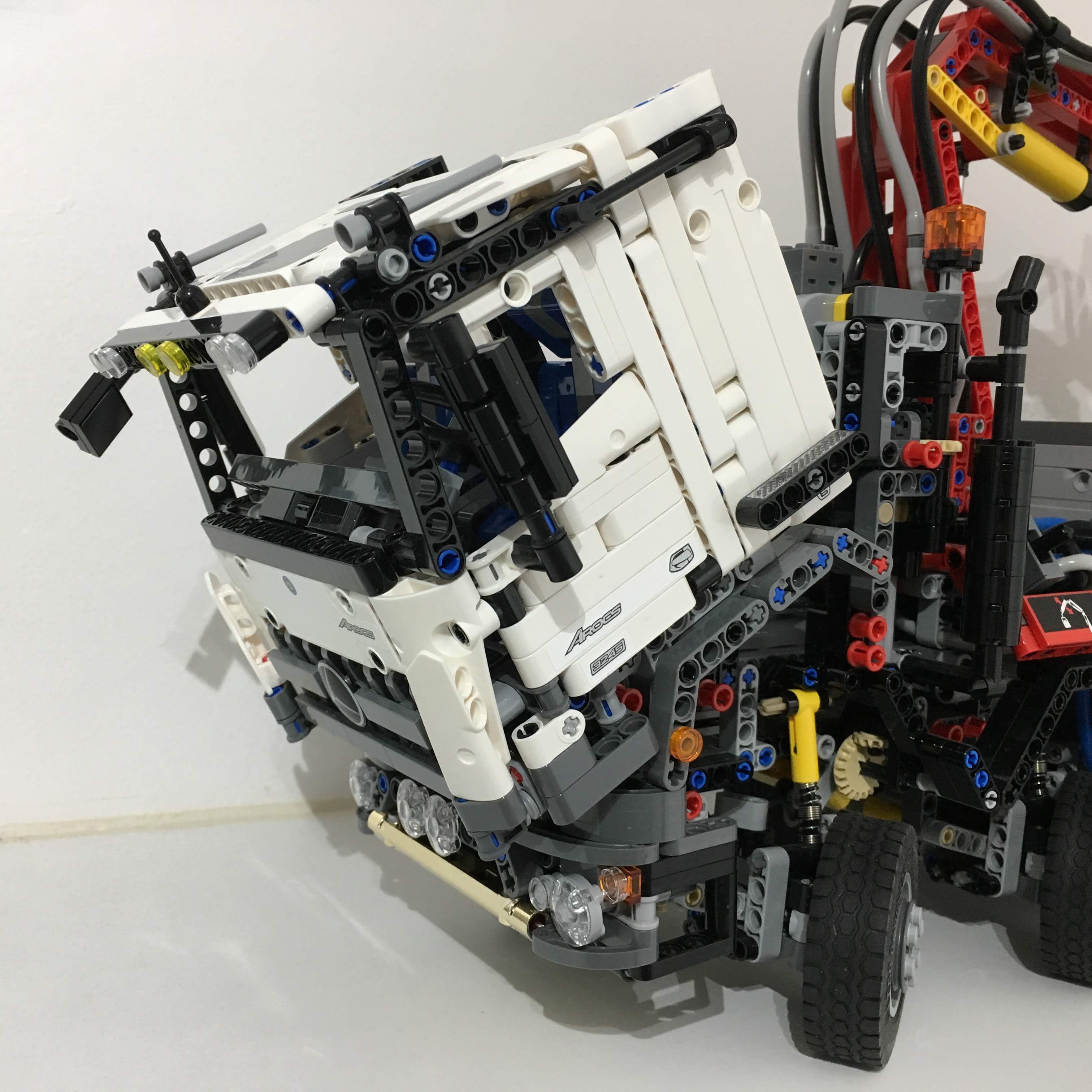 Mercedes Arocs LEGO Technic