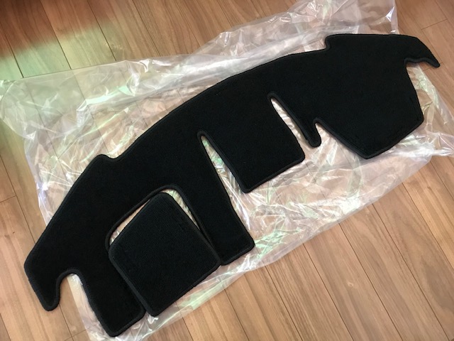 コペン用のダッシュボードマット｜専用設計マットで室内感アップ