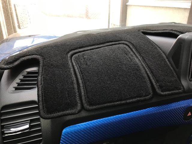コペン用のダッシュボードマット｜専用設計マットで室内感アップ