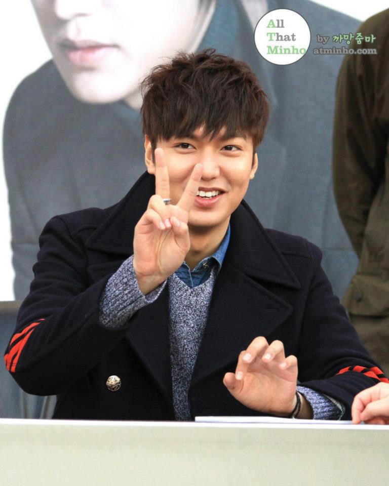 イ・ミンホ Trugenファンサイン② ☆ Lee Minho Trugen Fansign