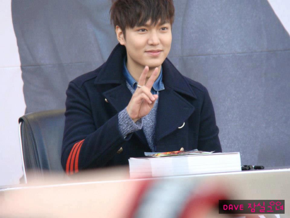 イ・ミンホ Trugenファンサイン② ☆ Lee Minho Trugen Fansign