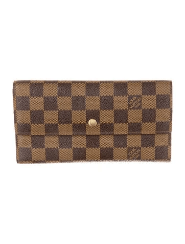 Louis Vuitton Vintage 2004 International Wallet
