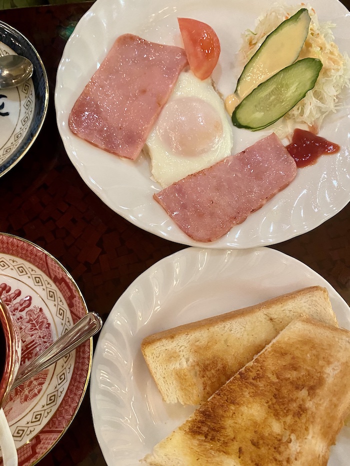上野 高級純喫茶 古城 モーニング