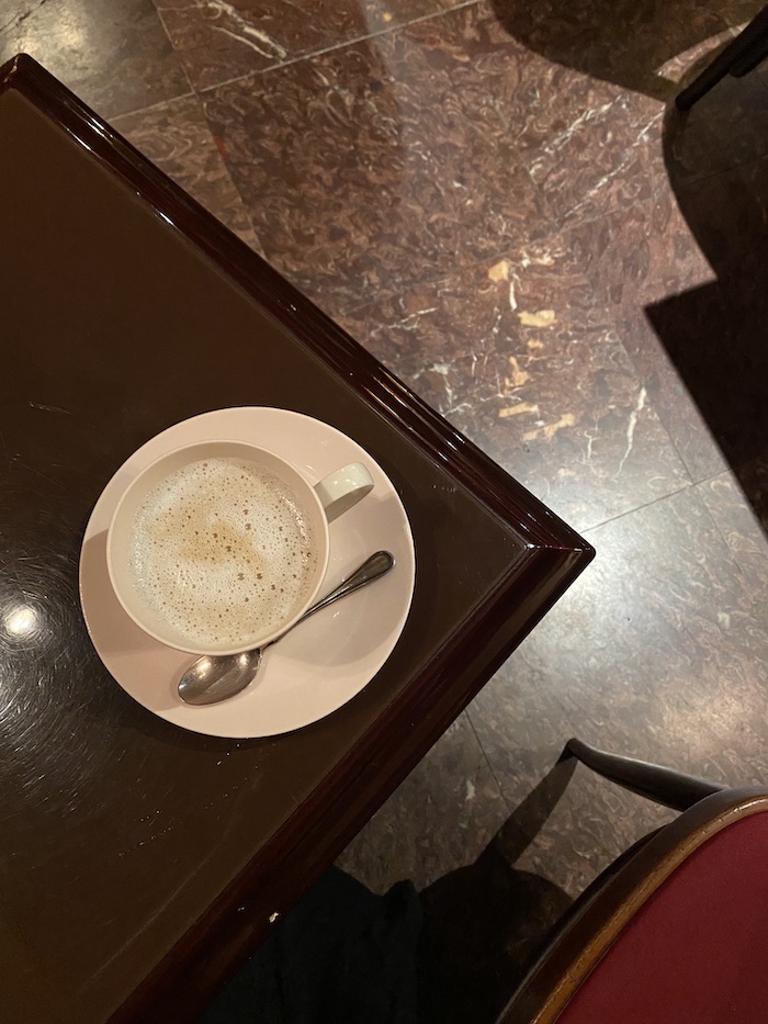 神田神保町　カフェトロワバグ