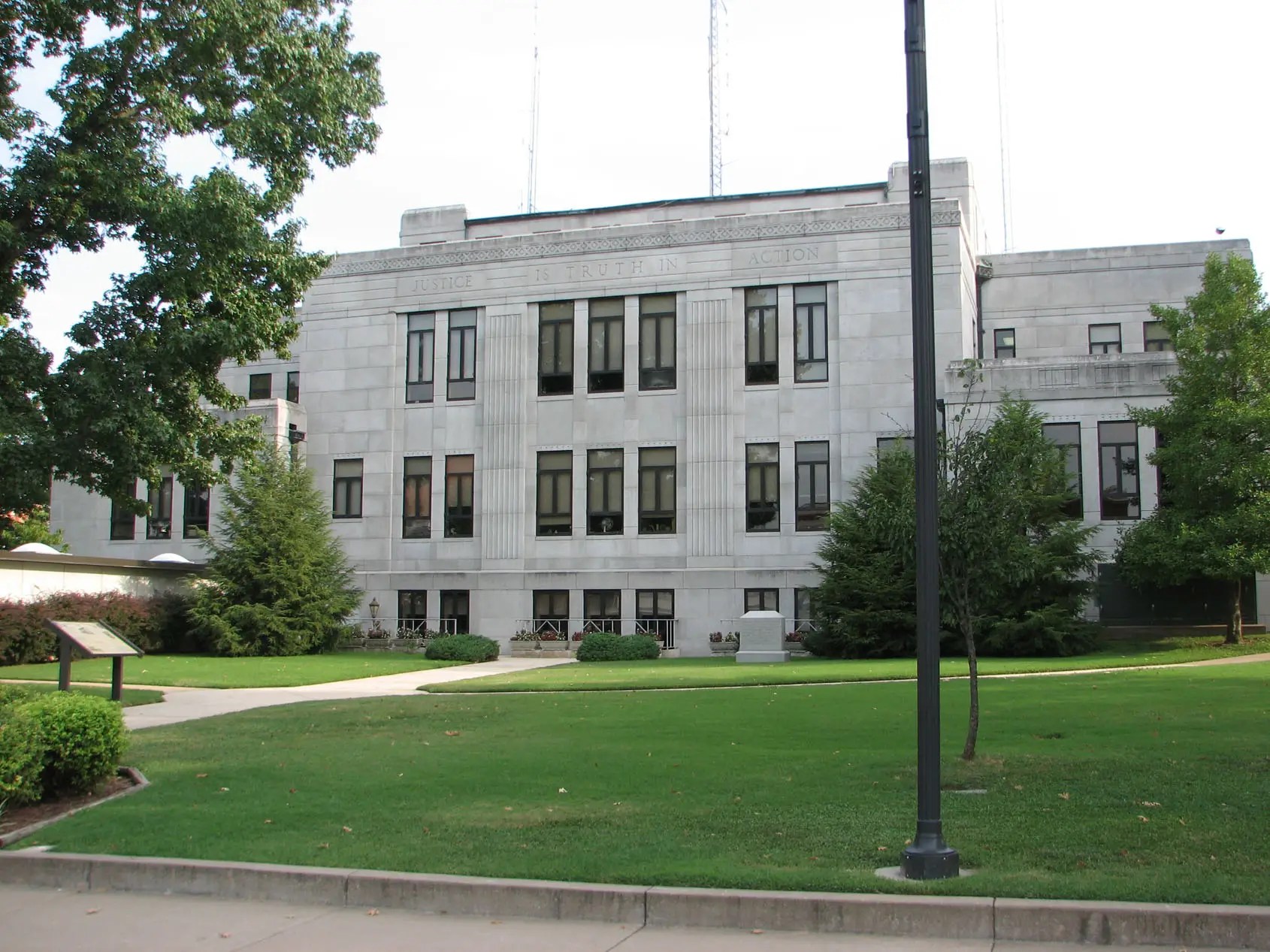 neoshocourthouse