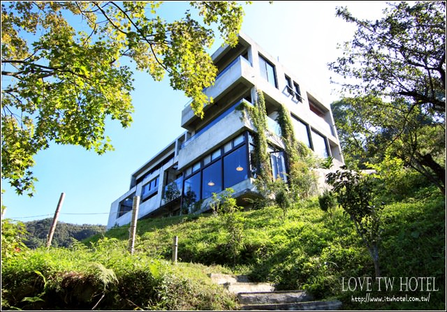 【大湖民宿】上山回家 @ 融合雲霧山景擁有絕美小百岳風景的清水模建築