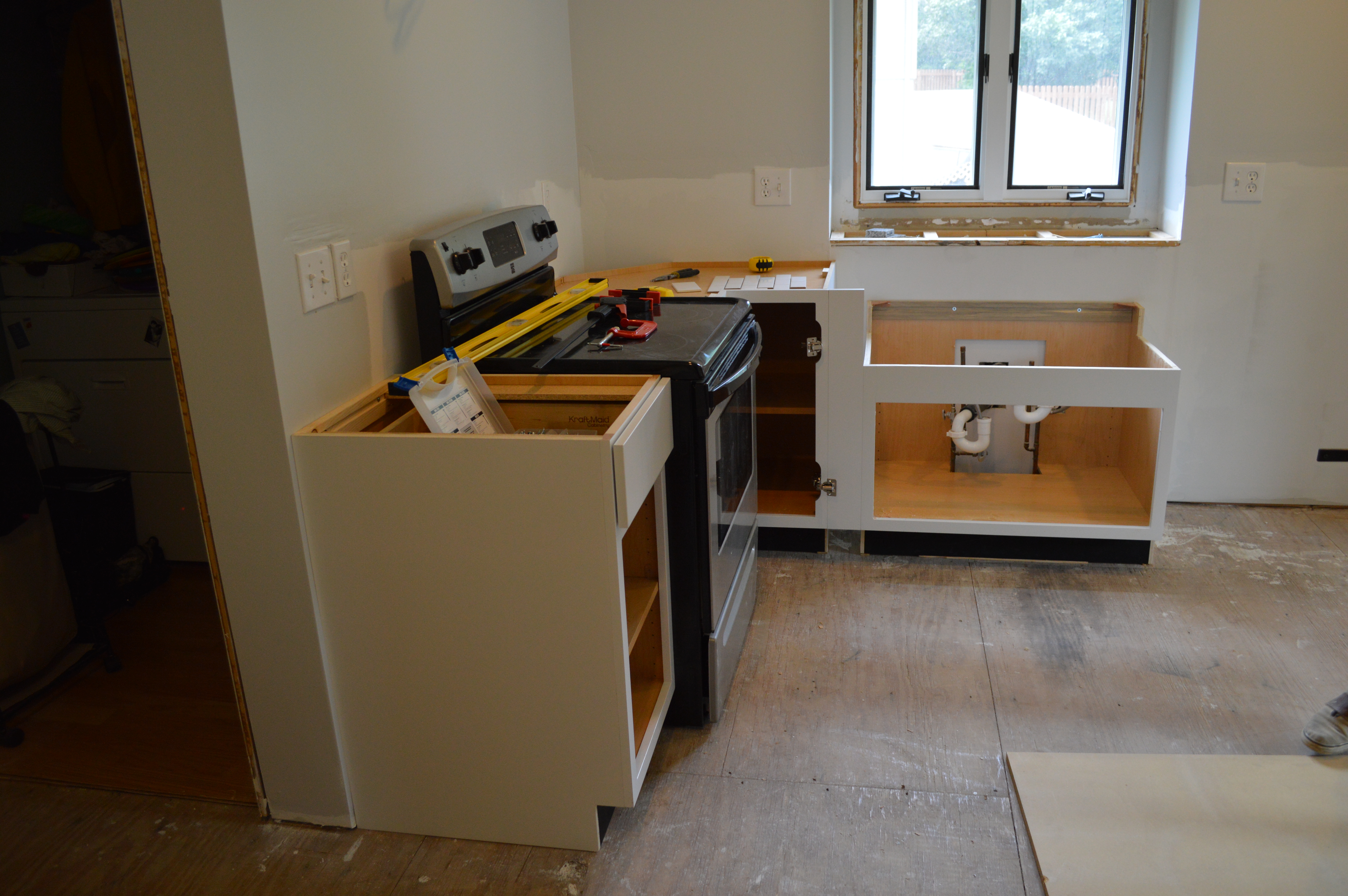 How to install kitchen wall cabinets | Bunnings Warehouse