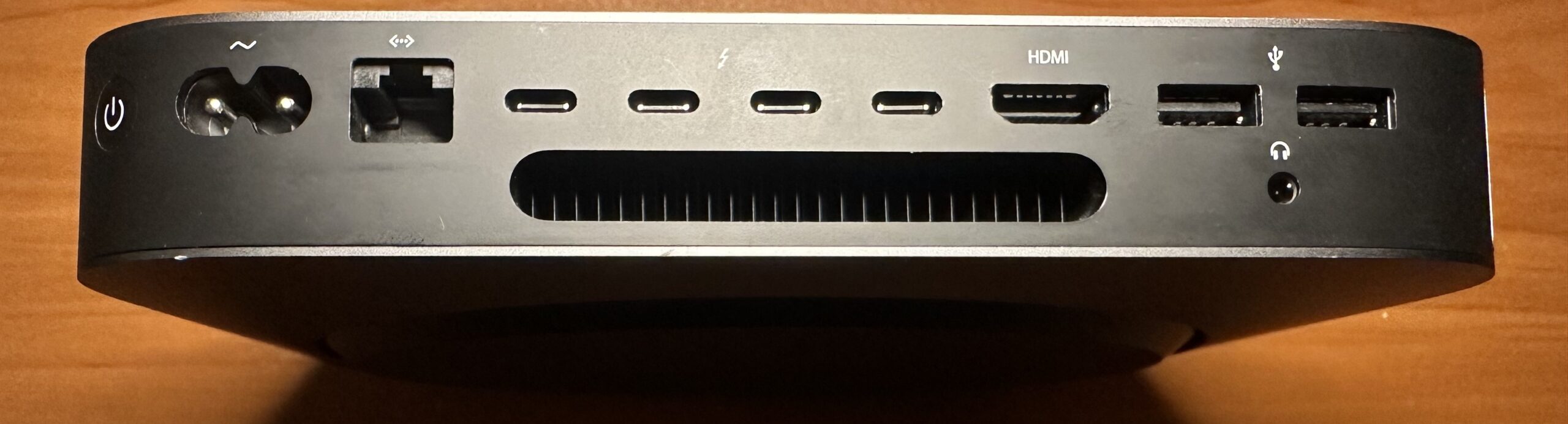 Apple Mac Mini 2018 i3/8/SSD128 ドッグ付き 2018 Apple Mac Mini