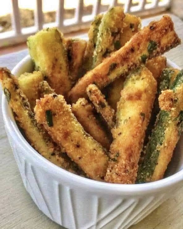 Air-fried breaded zucchini sticks