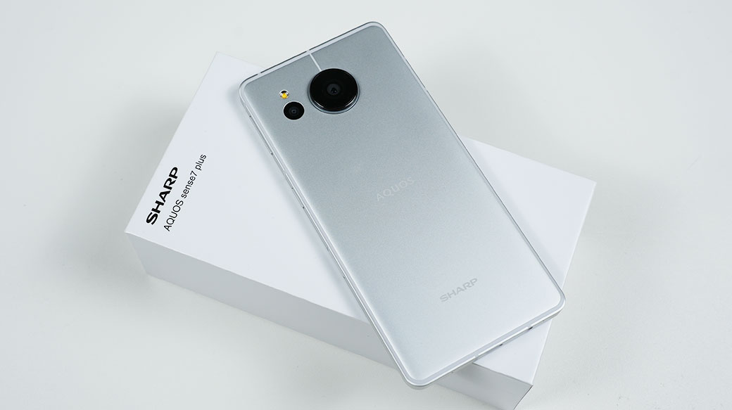 Sharp AQUOS sense7 plus開箱實測：240Hz流暢絢麗影音娛樂體驗與不俗的