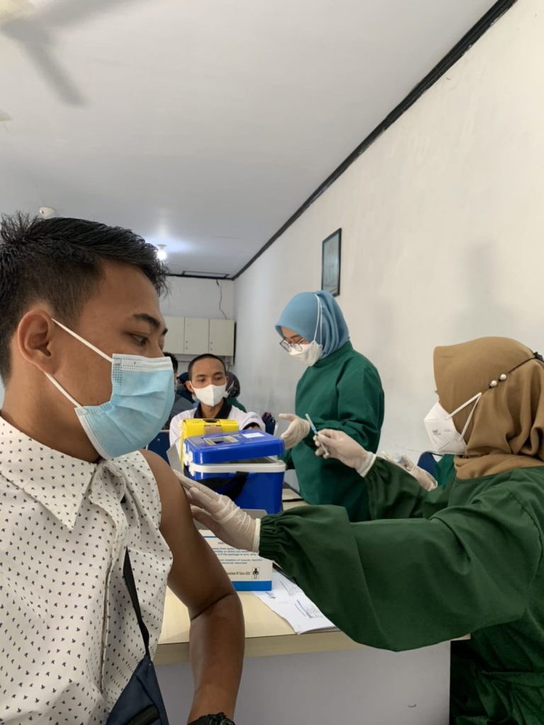 KEGIATAN VAKSINASI LPK HIRO KARANGANYAR