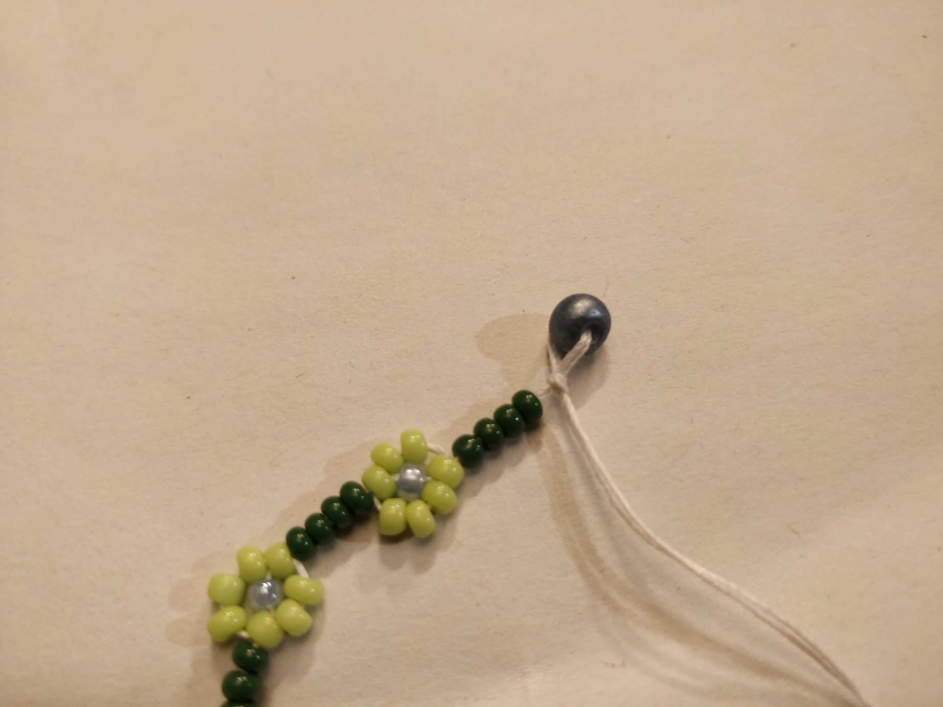 guide til nem lukning på perlesmykker