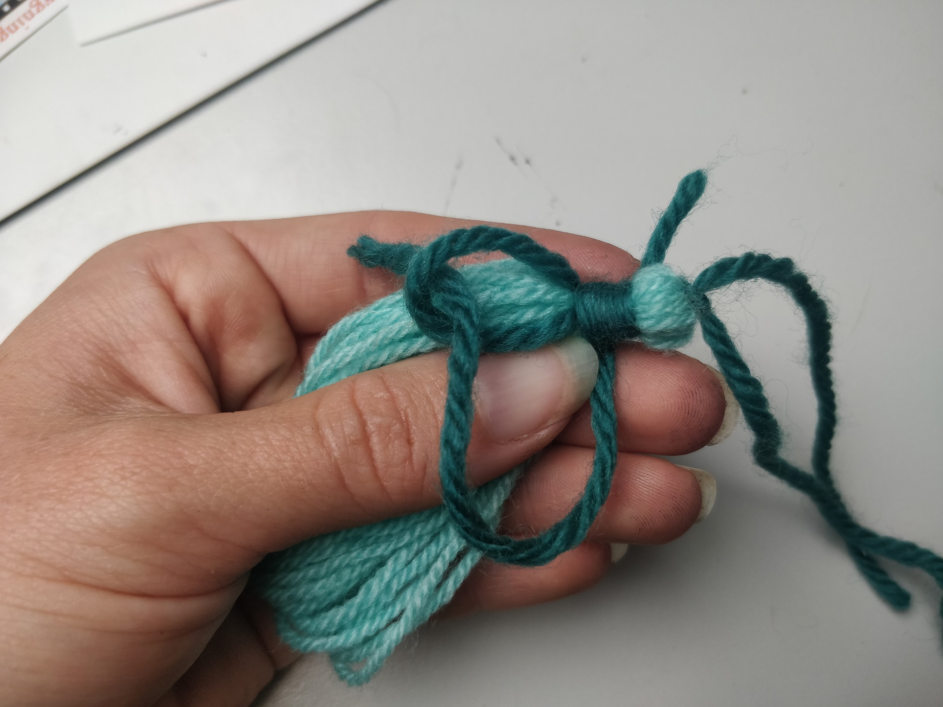 Lav selv kvaster til tæpper, sjaler, nøgleringe, tasker, øreringe mm.