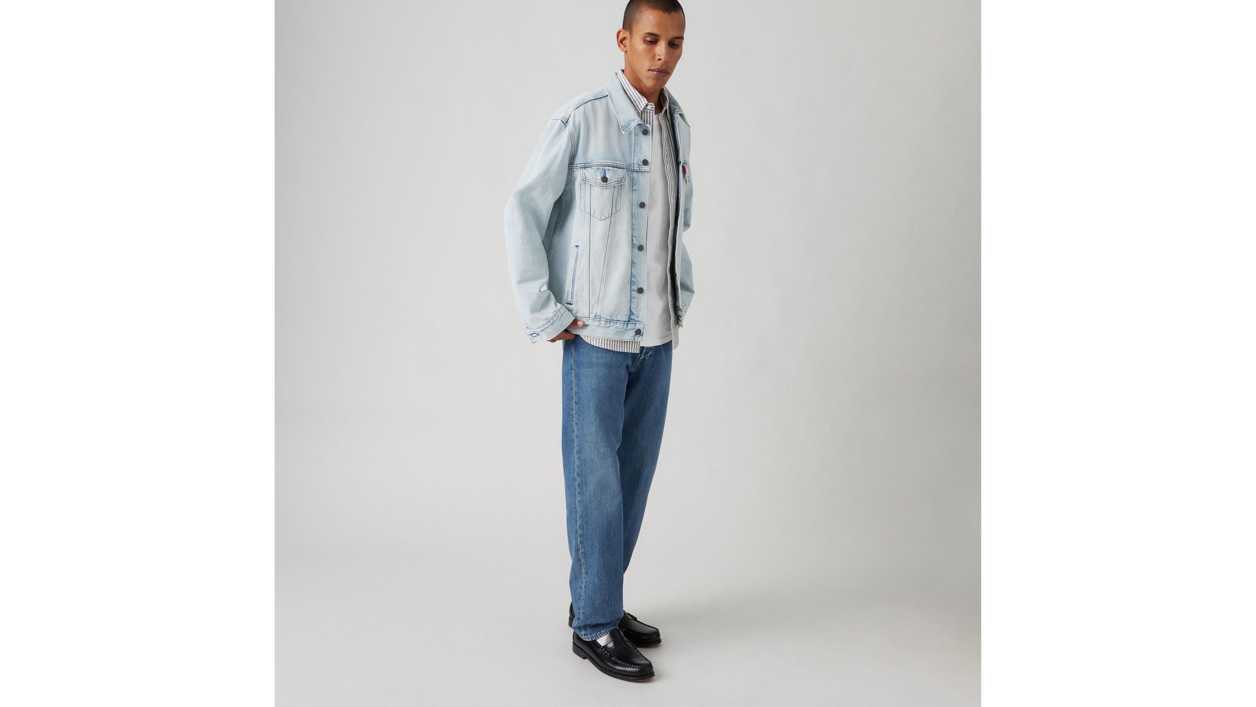 Levi - Elegant Mobile Abstract Illustrations | Free Download