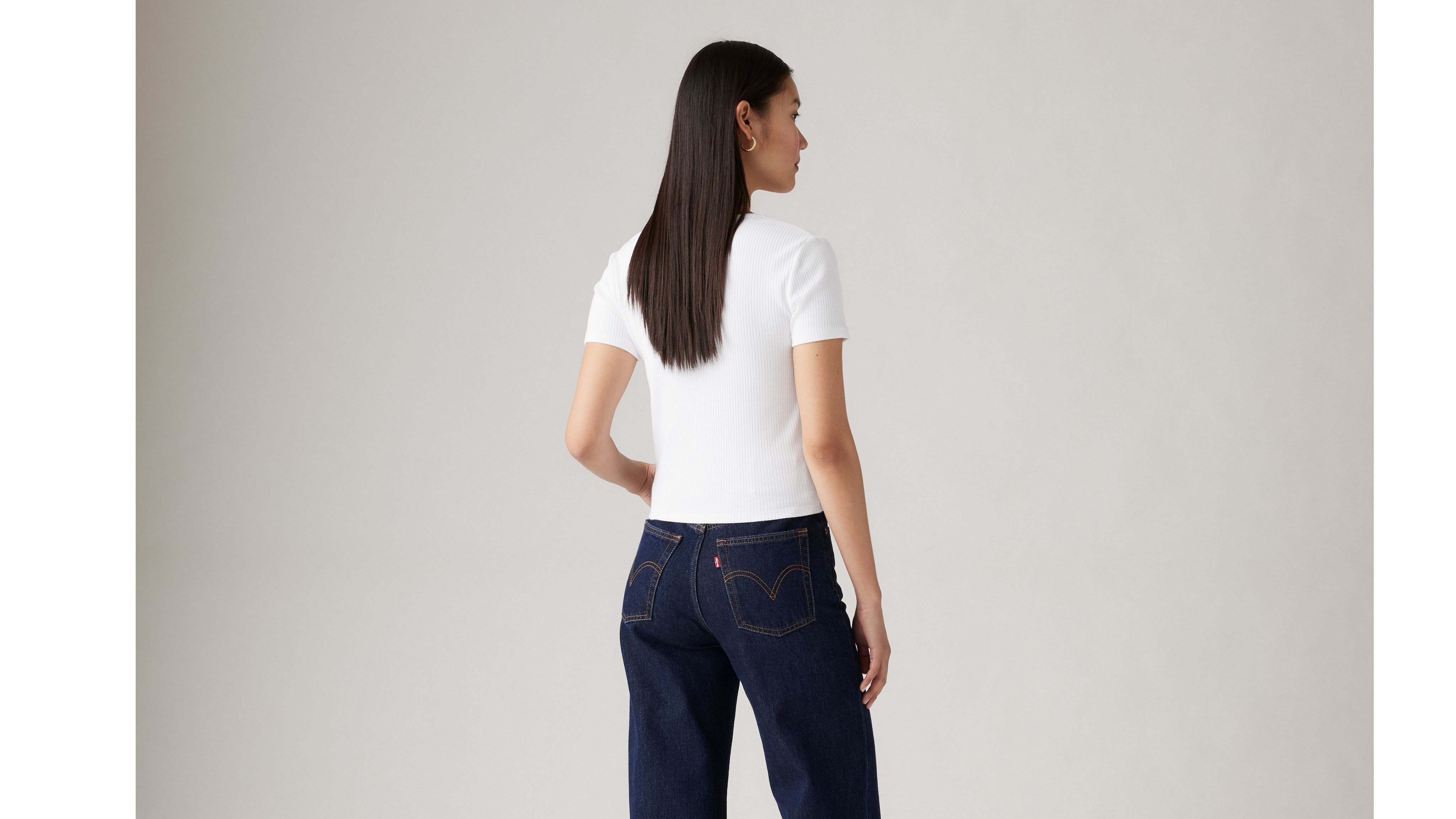 Muse Tee Rosa Levi S Es - Download Classic Landscape Art | Mobile