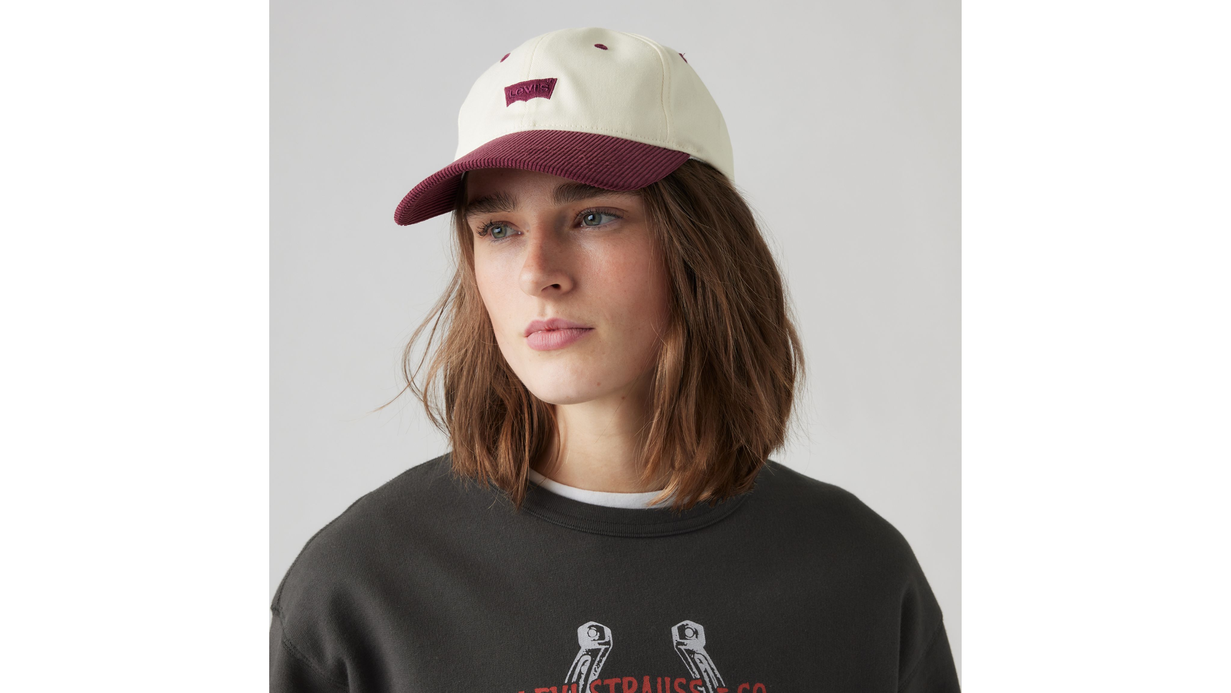 Housemark Flexfit Corduroy Cap White Levi S Gb