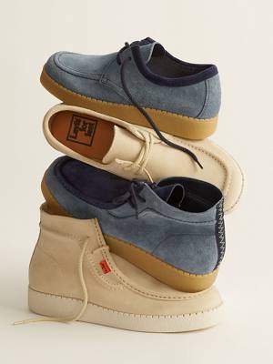 Levi - Premium Dark Background Gallery - High Resolution