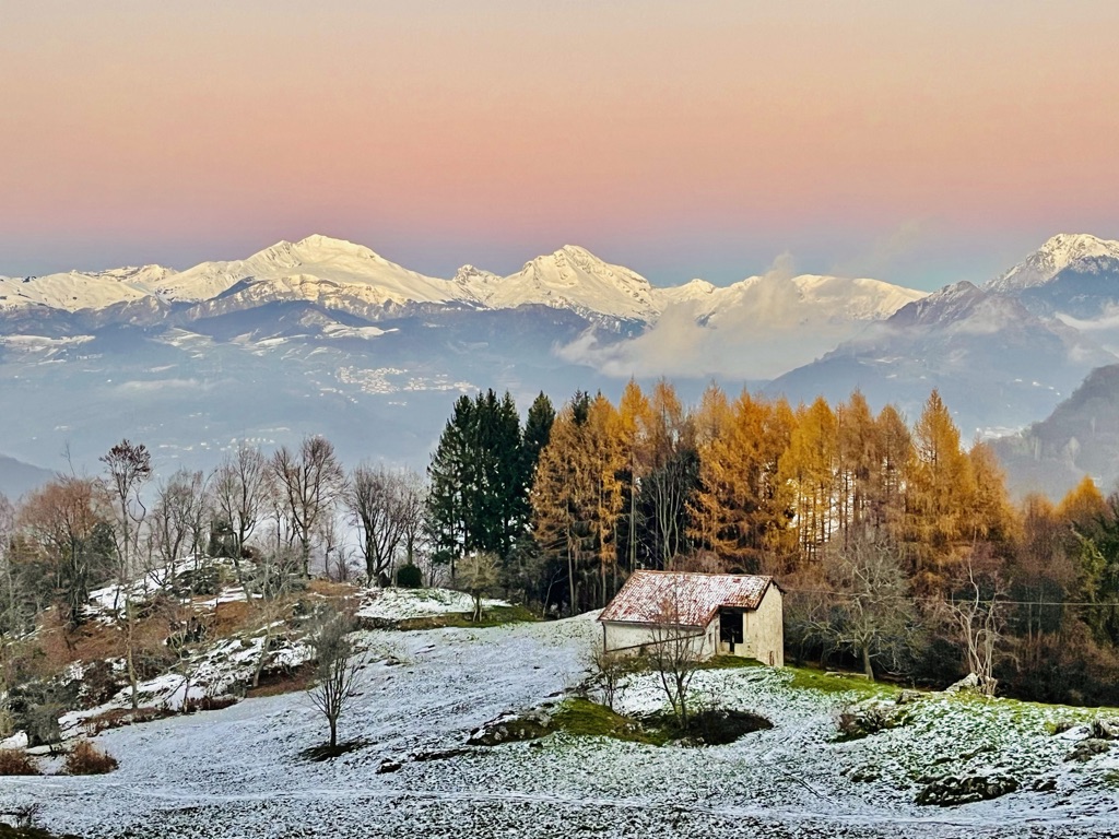 Immagine tratta da https://www.montanarium.com/i-custodi-dellantica-borgata-di-sussia-in-valle-brembana/