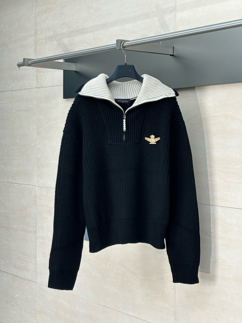 루이비통 스웨터 25FW 66ST208
