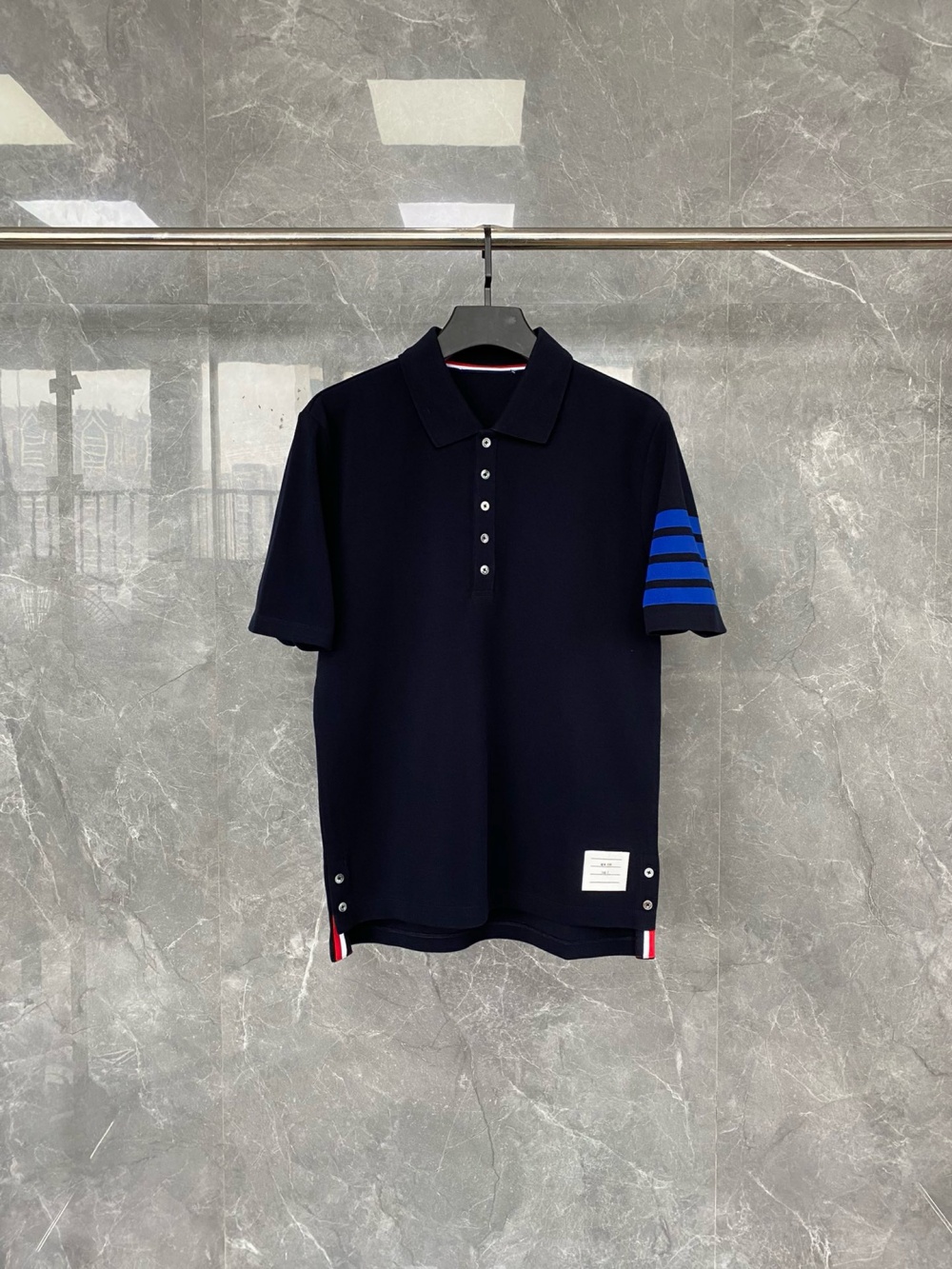 톰브라운 티셔츠 25SS D10556-2