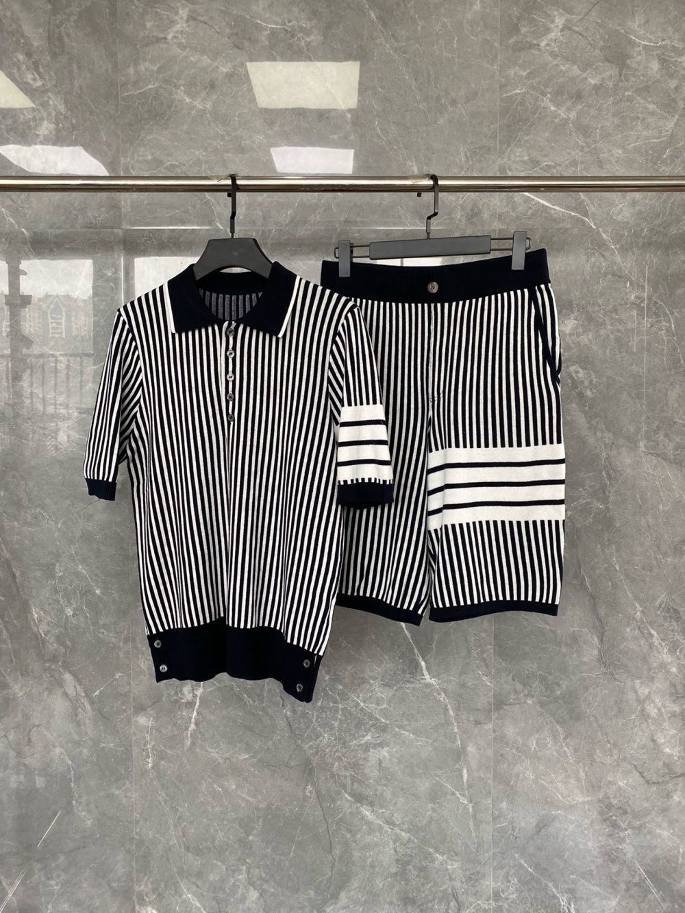 톰브라운 반팔 상하세트 셋업 25SS D10571