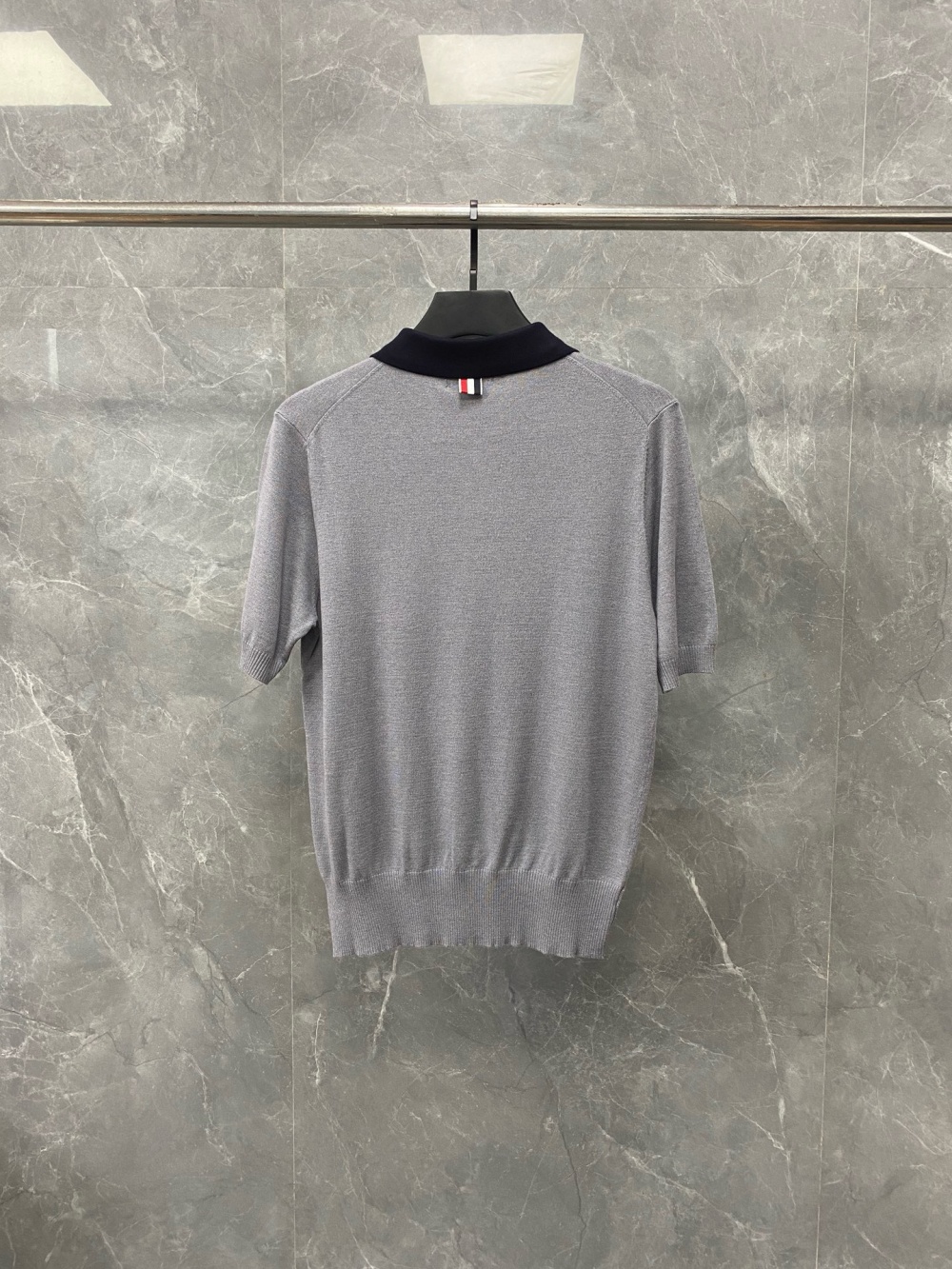 Alternative view of 톰브라운 티셔츠 25SS D10566-2