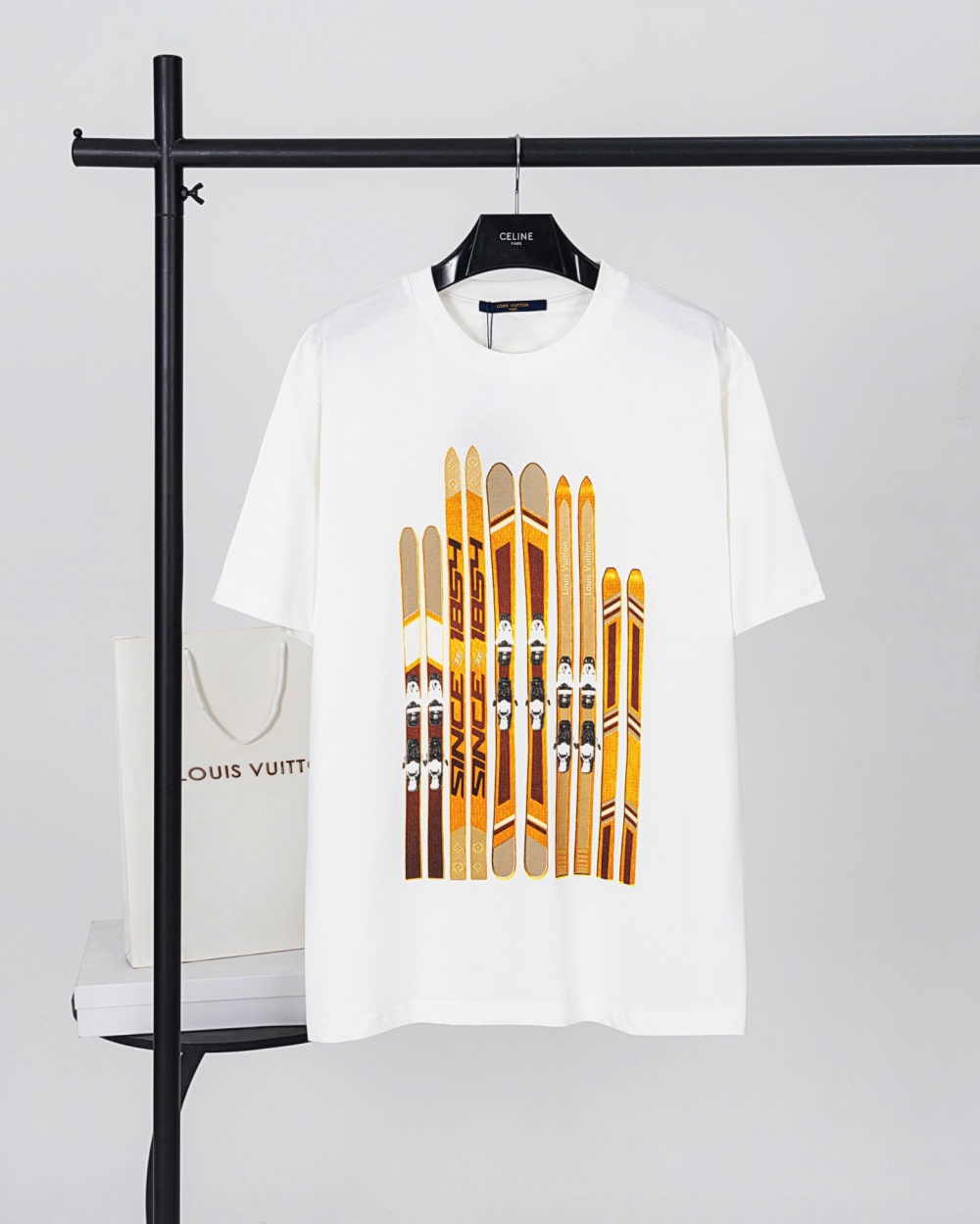 루이비통 티셔츠 25SS 66ST240