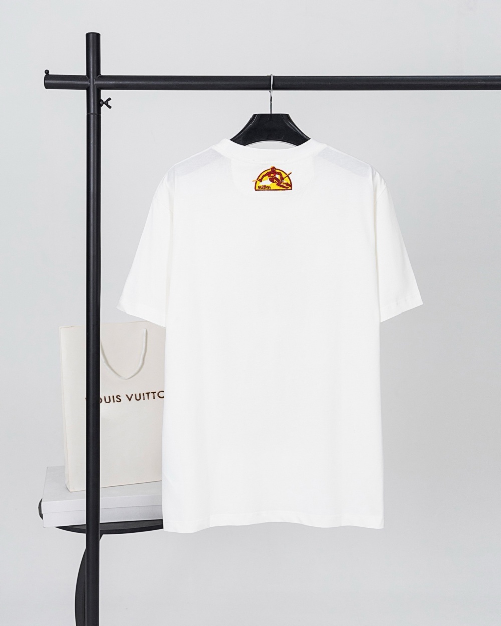 루이비통 티셔츠 25SS 66ST240