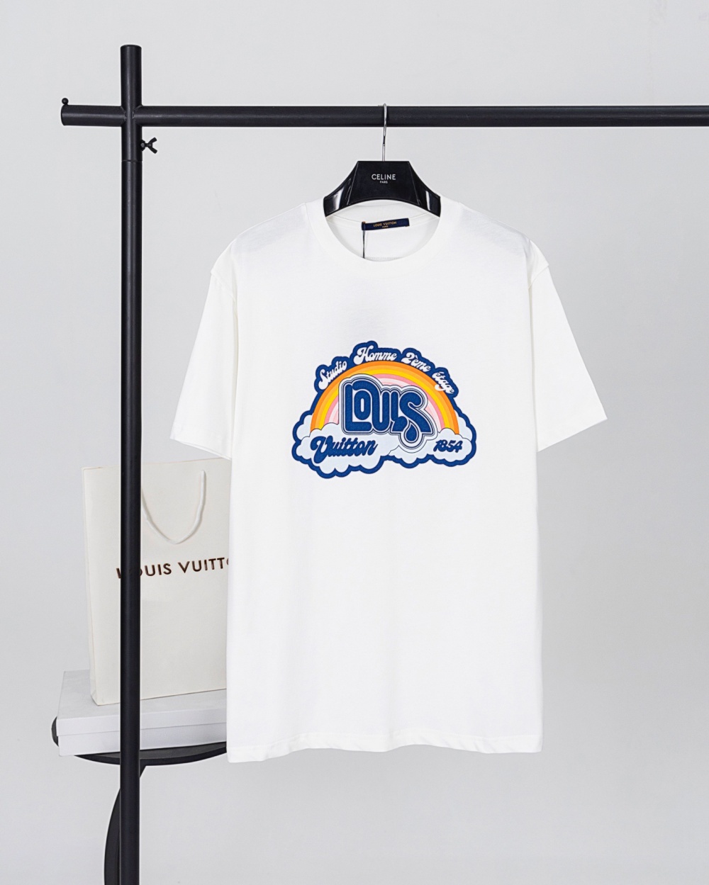 루이비통 티셔츠 25SS 66ST241