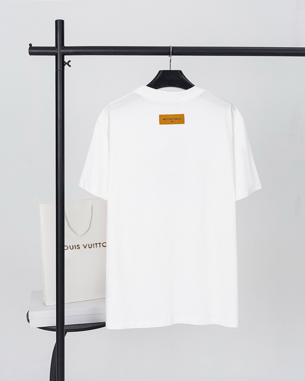 루이비통 티셔츠 25SS 66ST241
