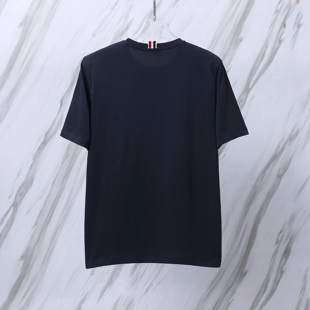 Alternative view of 톰브라운 티셔츠 25SS T017