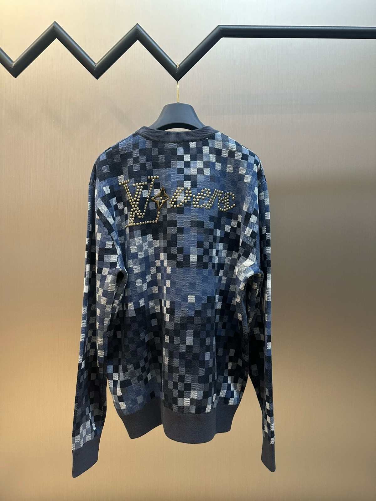 Alternative view of 루이비* 스웨터 25FW 66ST294