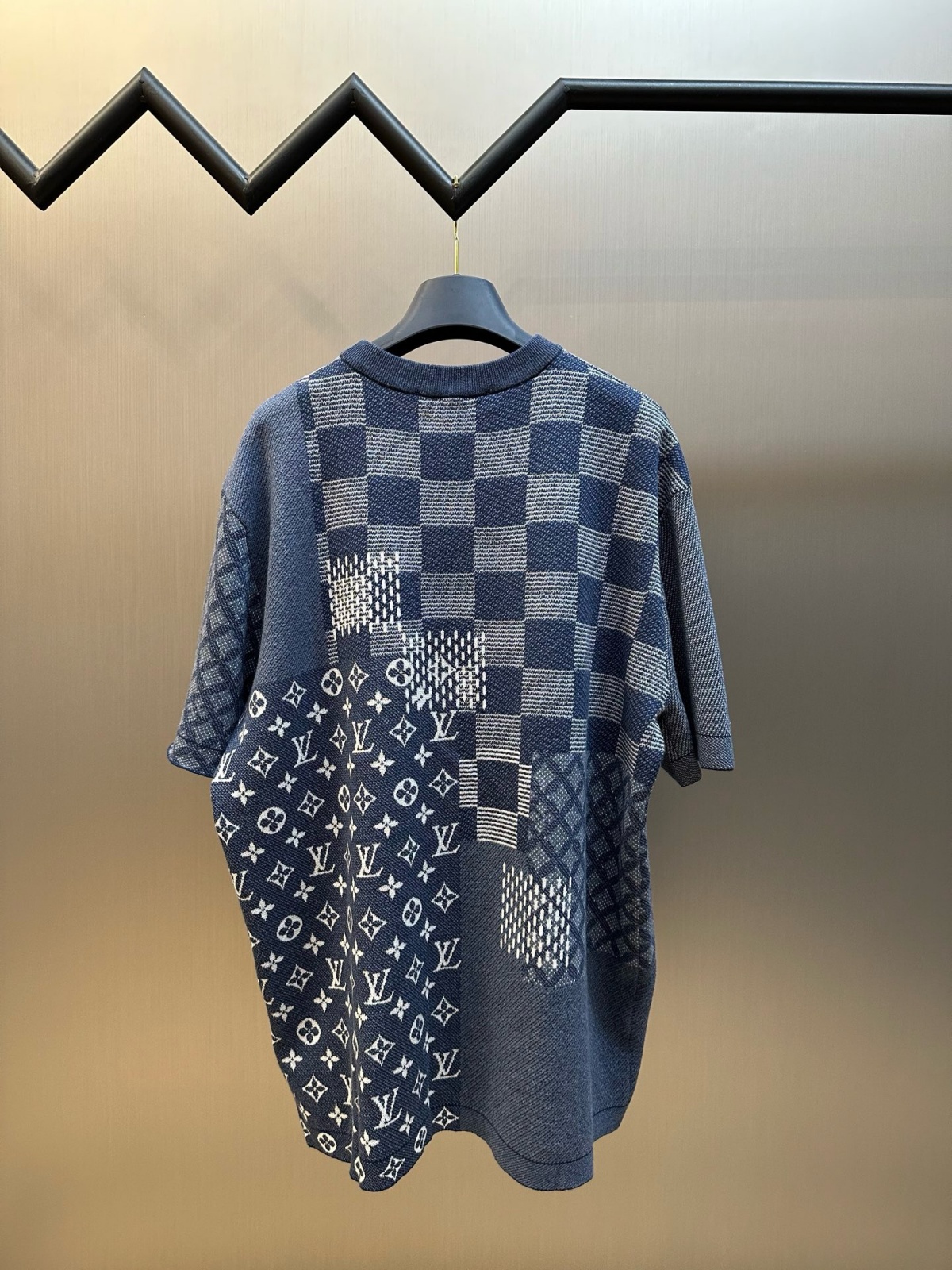Alternative view of 루이비* 티셔츠 25SS 66ST299