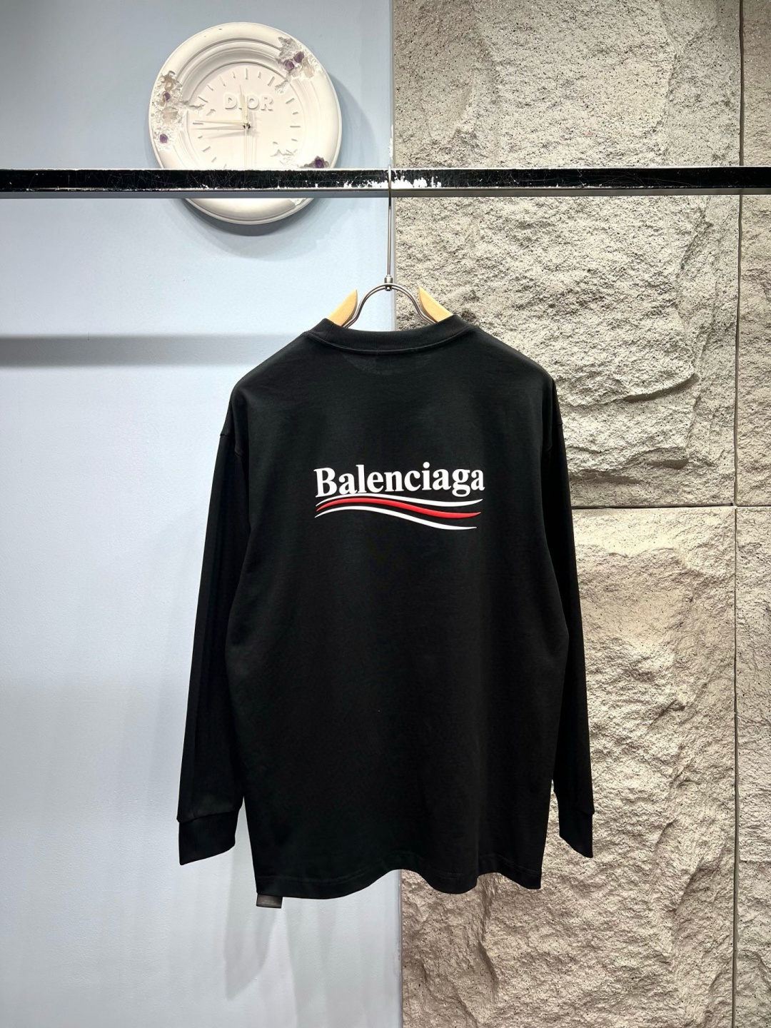 Alternative view of 발렌시아가 티셔츠 25FW 66ST348-2