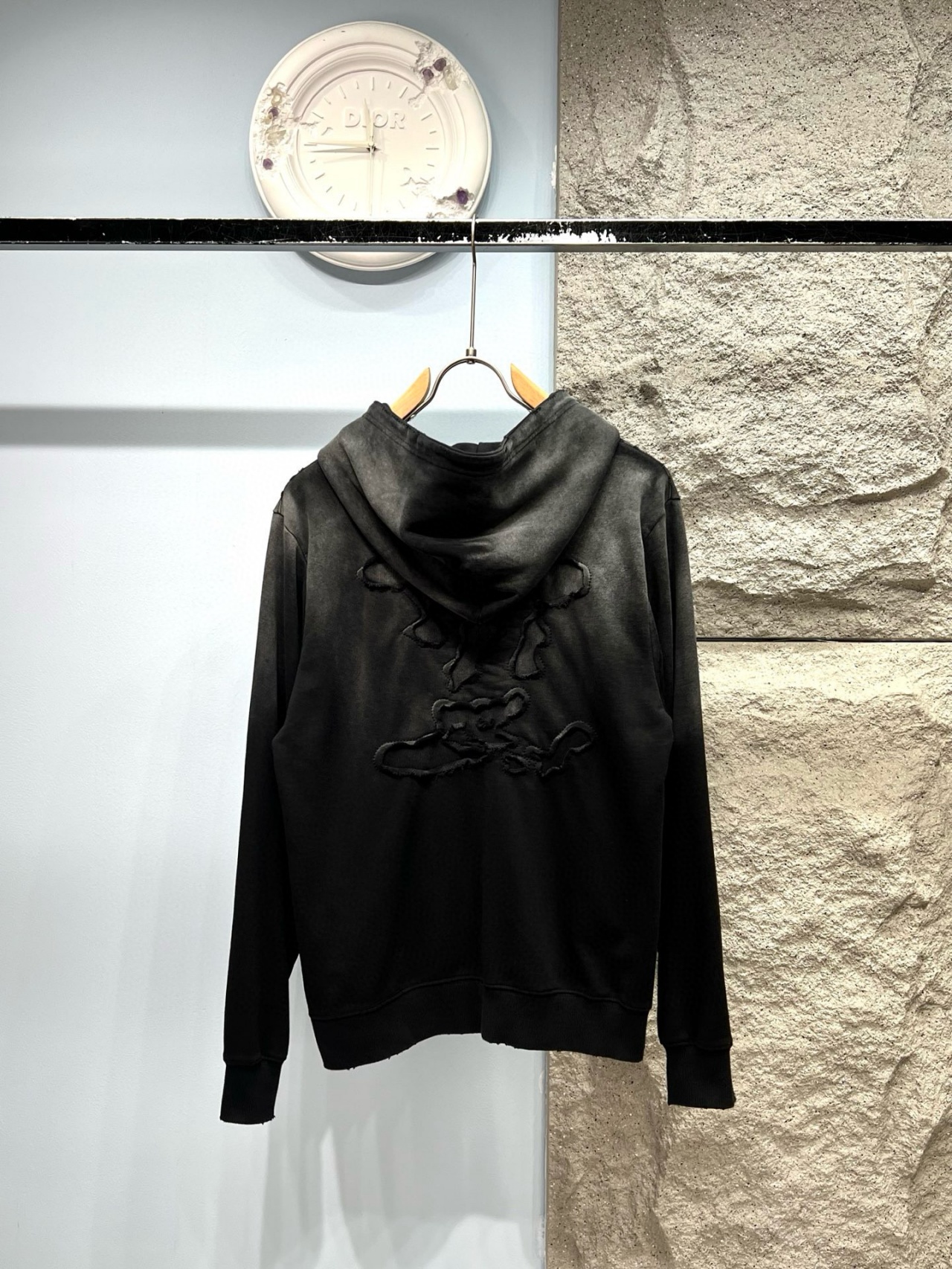 Alternative view of 루이비* 후드 25FW 66ST356-2