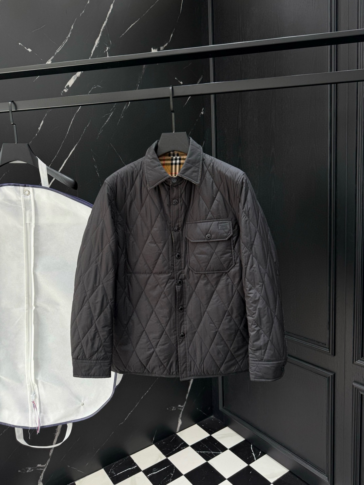 버버리 리버시블 퀼팅 자켓 25FW 66ST453
