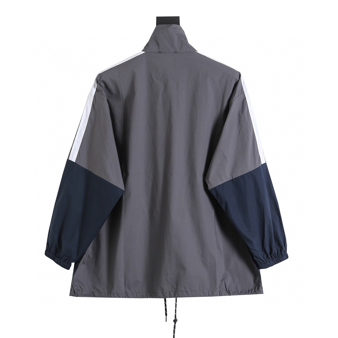 Alternative view of 발렌시아가 바람막이 25FW 66ST506