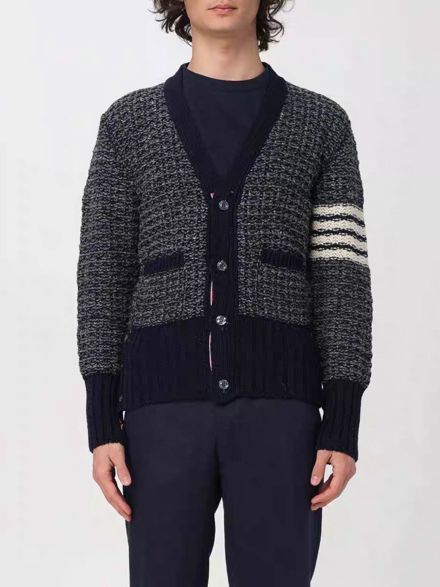 Alternative view of 톰브라운 가디건 25FW 66ST546-2