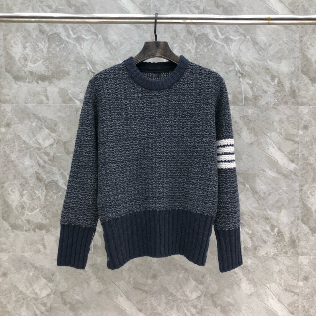 톰브라운 스웨터 25FW 66ST547