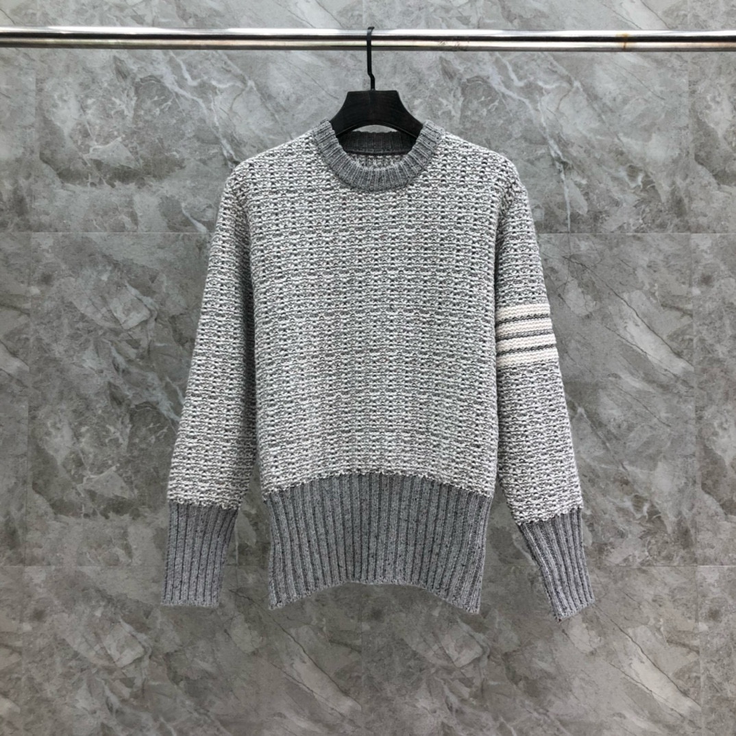 톰브라운 스웨터 25FW 66ST547-2