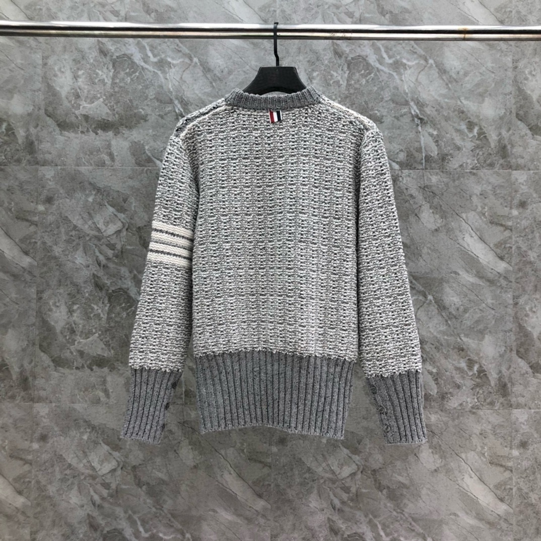 Alternative view of 톰브라운 스웨터 25FW 66ST547-2